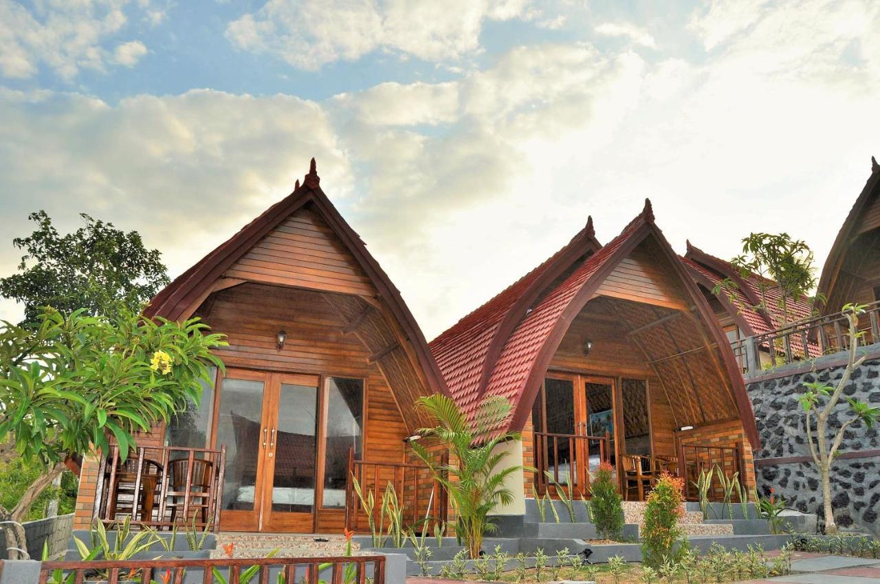 Surya Chandra Beach Bungalow Batununggul Εξωτερικό φωτογραφία