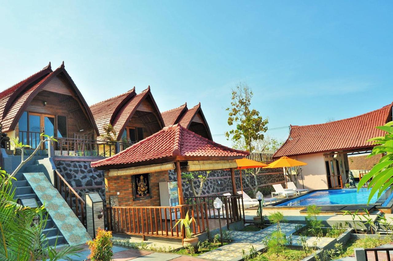 Surya Chandra Beach Bungalow Batununggul Εξωτερικό φωτογραφία