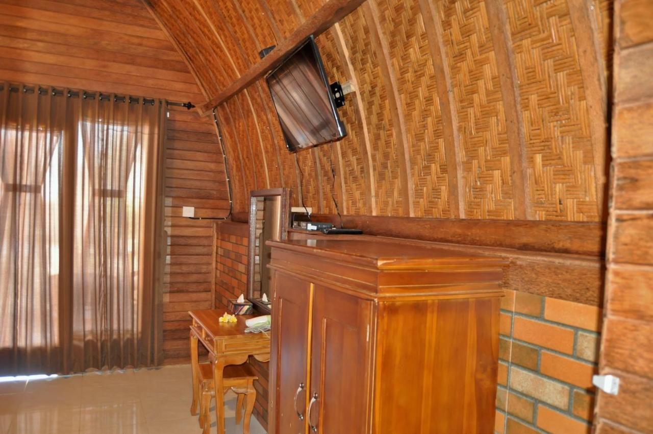 Surya Chandra Beach Bungalow Batununggul Εξωτερικό φωτογραφία