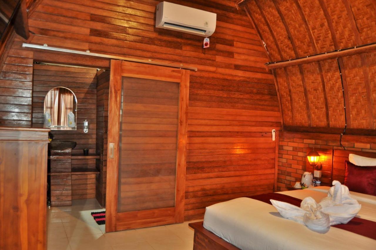Surya Chandra Beach Bungalow Batununggul Εξωτερικό φωτογραφία